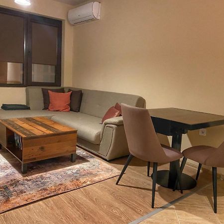 Stylish Urban Apart New 2021 Close To The Beach 바르나 외부 사진