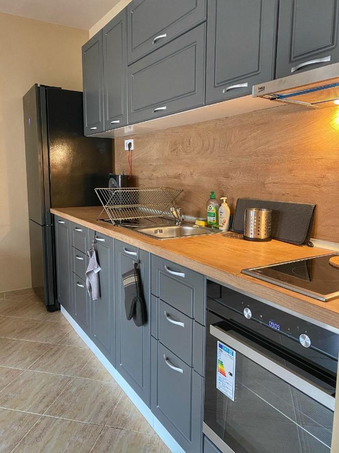 Stylish Urban Apart New 2021 Close To The Beach 바르나 외부 사진