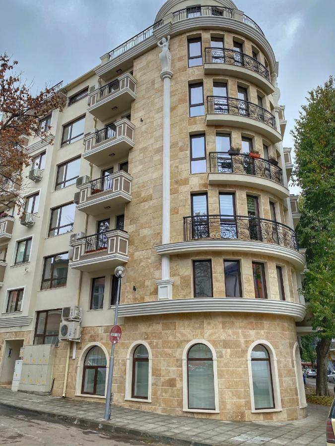 Stylish Urban Apart New 2021 Close To The Beach 바르나 외부 사진
